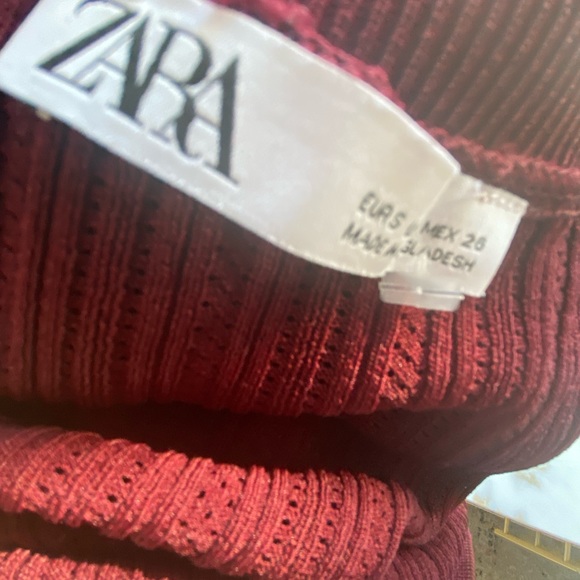 Zara Turtle Neck Ruffle Collar and Sleeves Size Small Wine - Picture 7 of 9